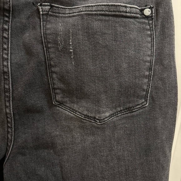 JUDY BLUE Jeans Women 15/32 Washed Black Skinny Fit Capri Distressed Stretch - Picture 9 of 9